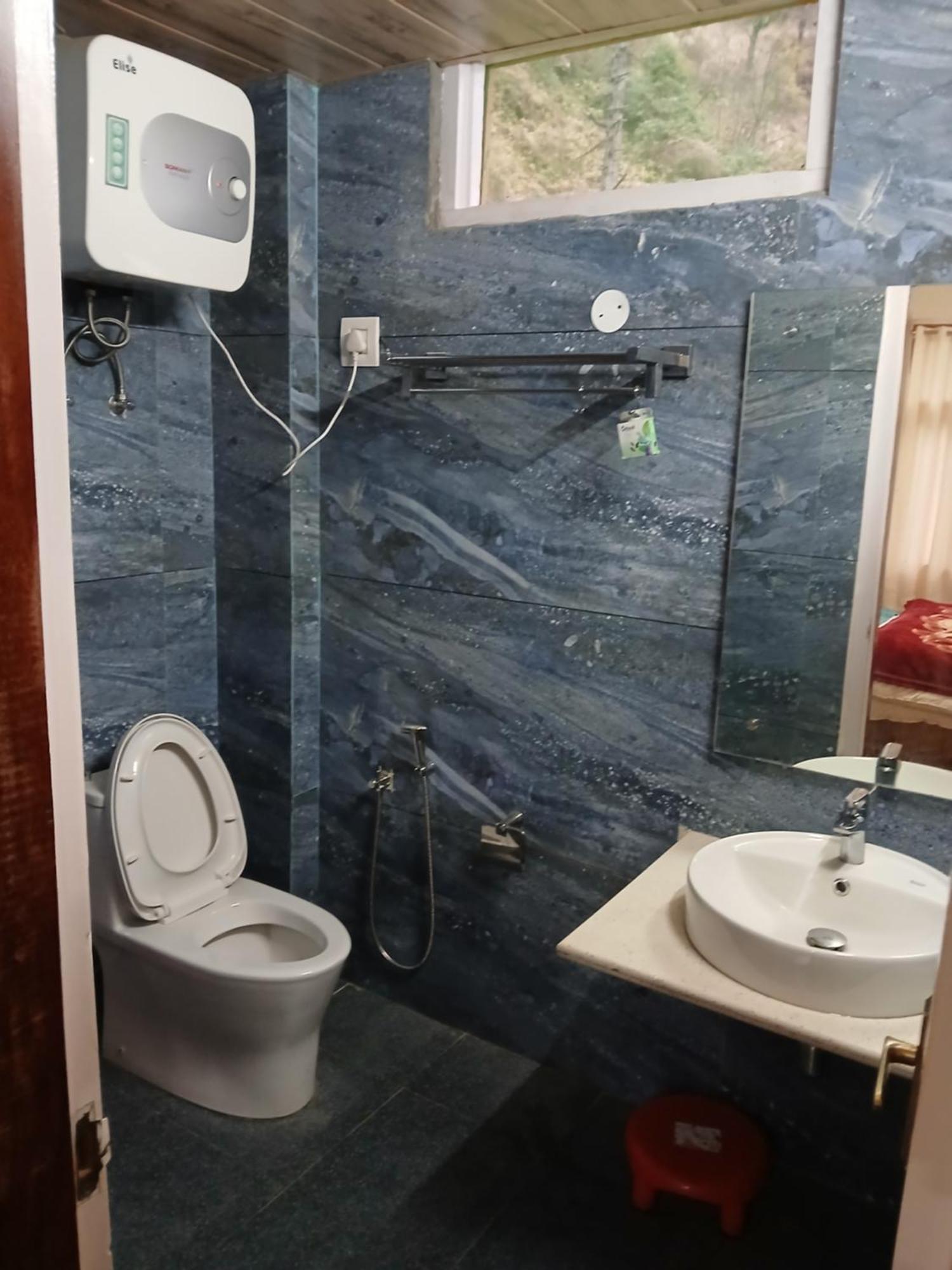 Shangri-La Rooms & Restaurant Kasol Εξωτερικό φωτογραφία
